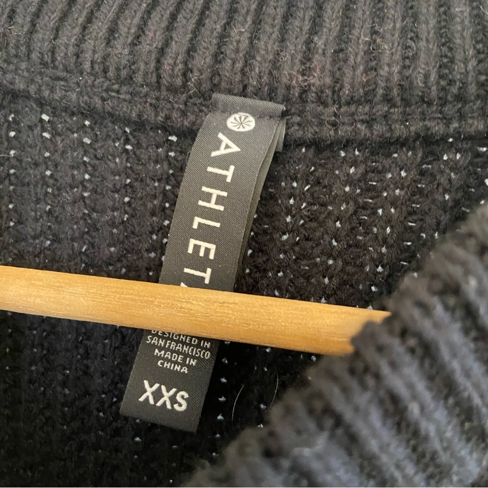 Athleta Cascades Crew sweater - Picture 5 of 6